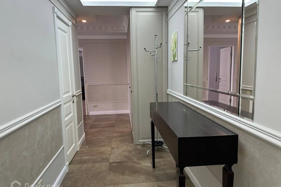 Продаётся 3-комнатная квартира, 126.9 м²