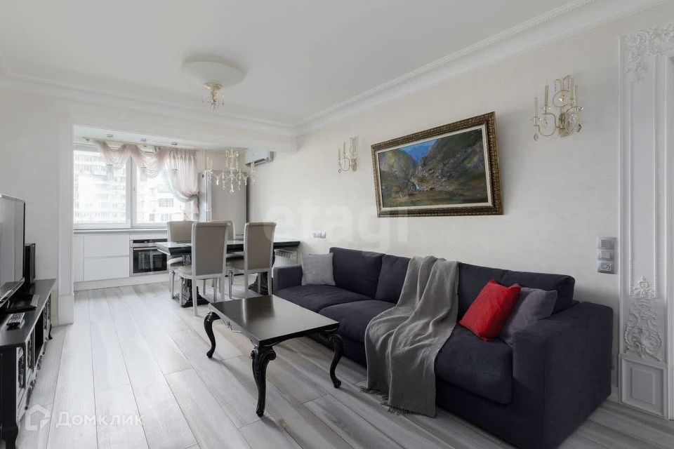 Продаётся 4-комнатная квартира, 90 м²