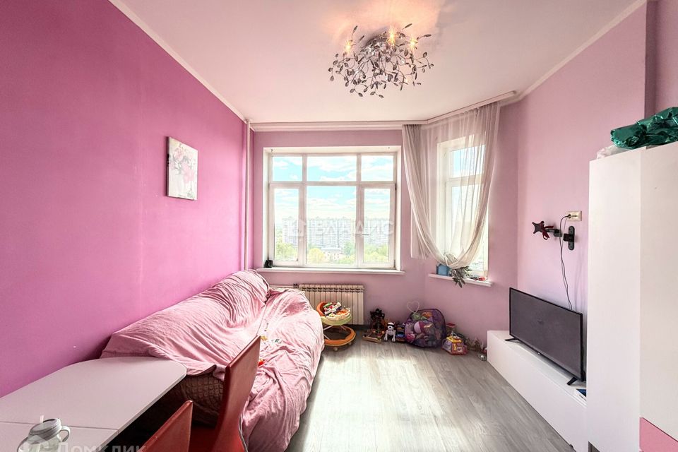 Продаётся 2-комнатная квартира, 56.8 м²
