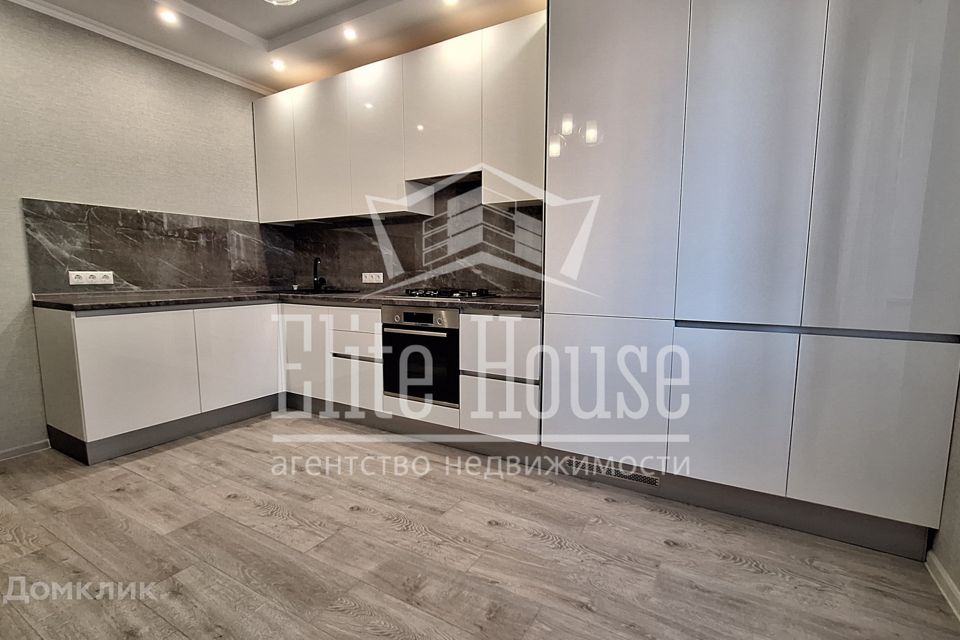 Продаётся 1-комнатная квартира, 51.8 м²