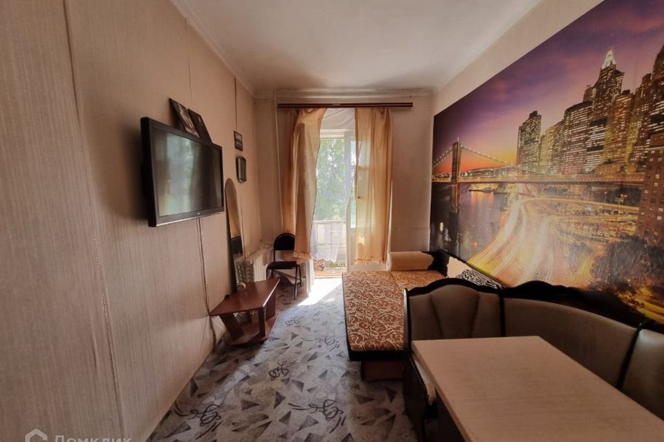 Продаётся комната в 4-комн. квартире, 18 м²