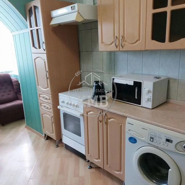Продаётся 1-комнатная квартира, 42 м²