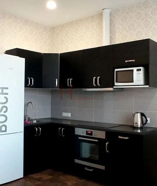 Сдаётся 2-комнатная квартира, 61 м²