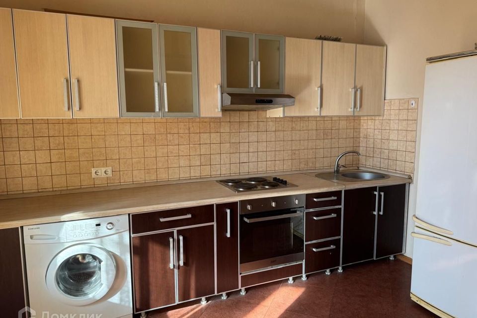 Сдаётся 2-комнатная квартира, 62.2 м²