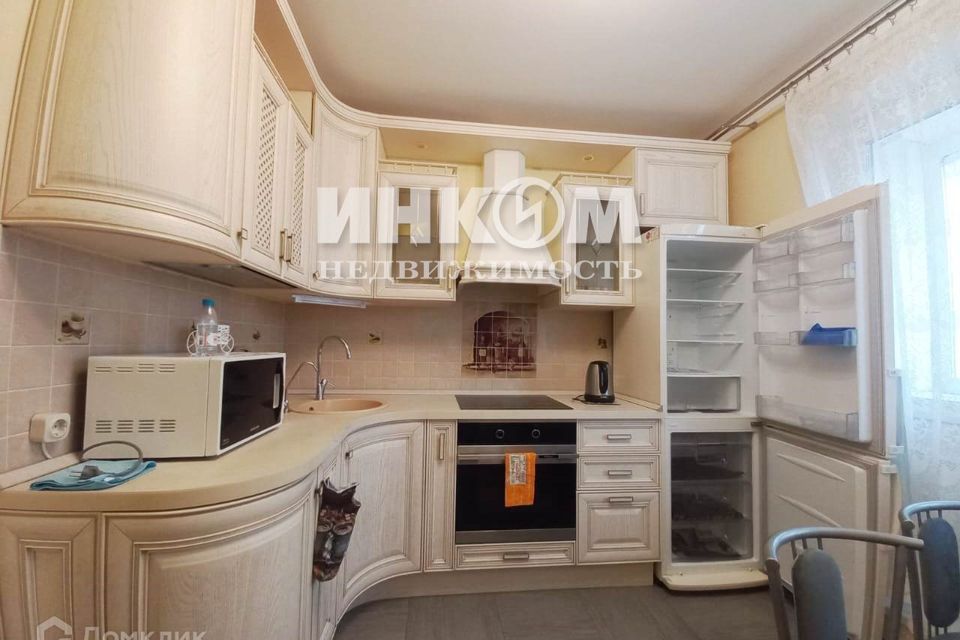 Сдаётся 2-комнатная квартира, 65 м²