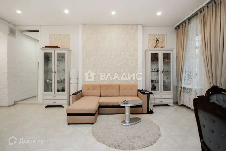 Продаётся 3-комнатная квартира, 102.7 м²