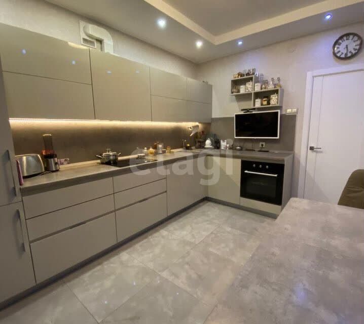 Продаётся 2-комнатная квартира, 70 м²