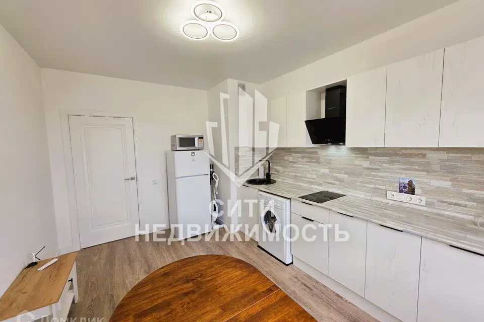 Продаётся 1-комнатная квартира, 38 м²