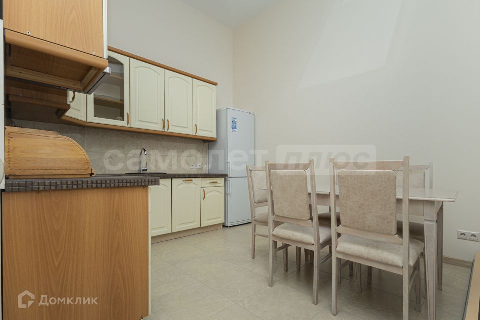 Продаётся 2-комнатная квартира, 70.3 м²