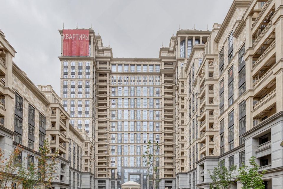 Продаётся 4-комнатная квартира, 154 м²