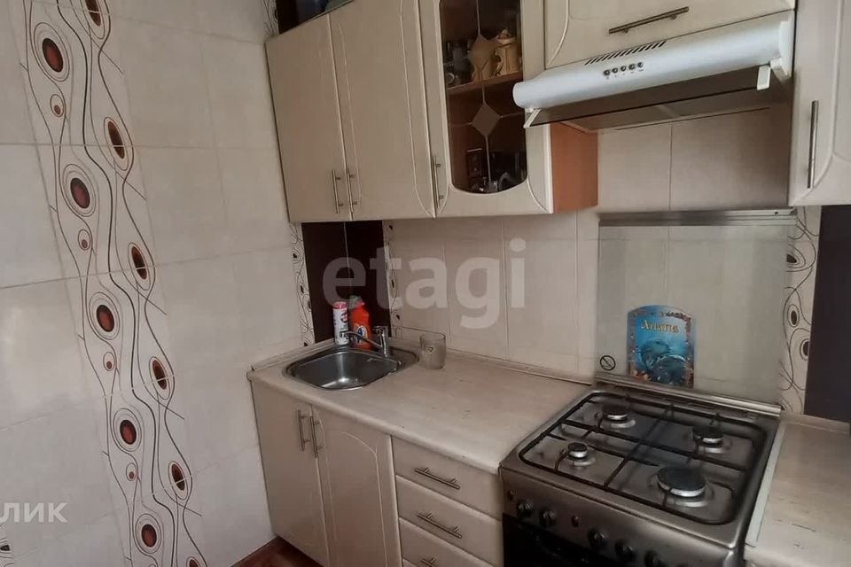 Продаётся 4-комнатная квартира, 60 м²
