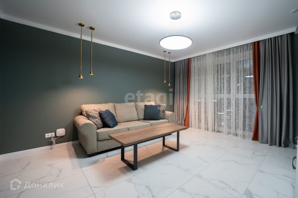 Продаётся 2-комнатная квартира, 67.9 м²