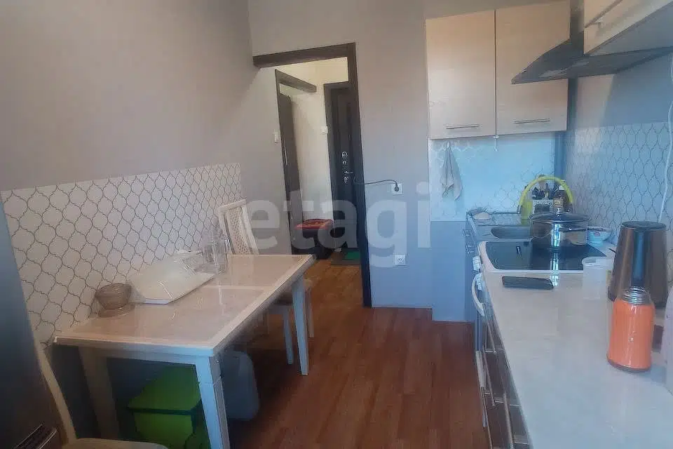 Продаётся 4-комнатная квартира, 71.1 м²