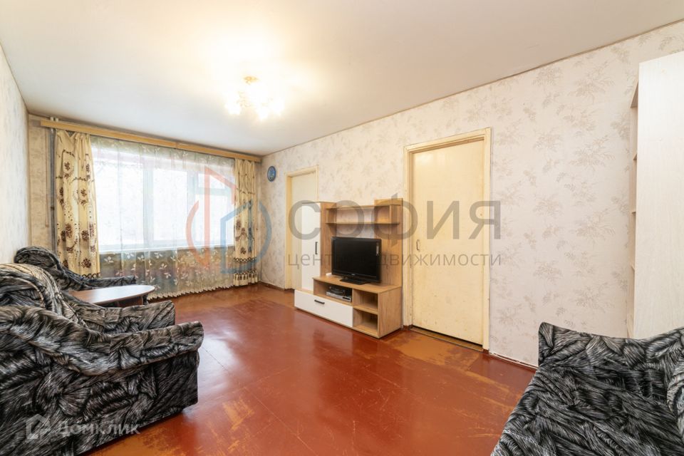 Продаётся 4-комнатная квартира, 61.2 м²