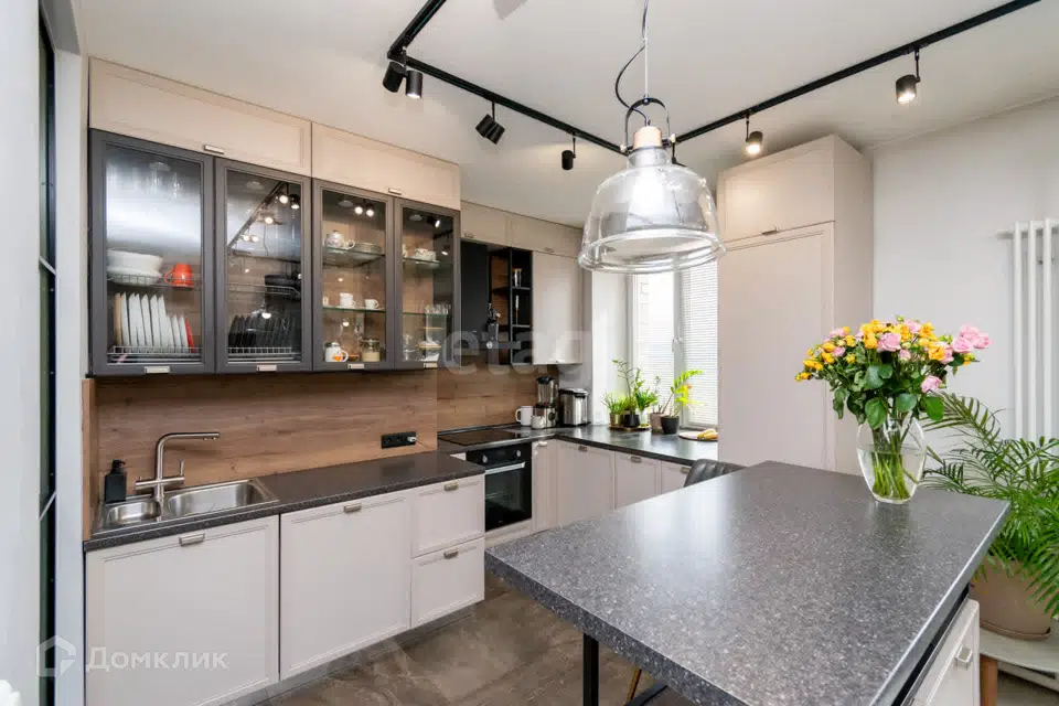 Продаётся 5-комнатная квартира, 130.9 м²