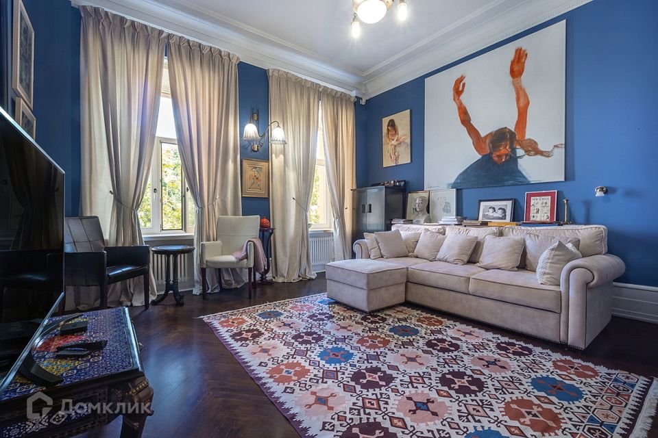 Продаётся 4-комнатная квартира, 160.2 м²