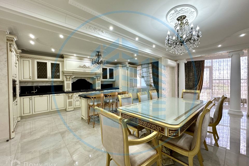 Продаётся 2-комнатная квартира, 170.7 м²