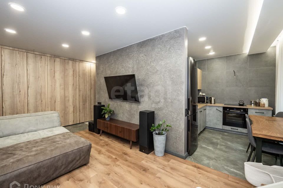 Продаётся 2-комнатная квартира, 56.9 м²