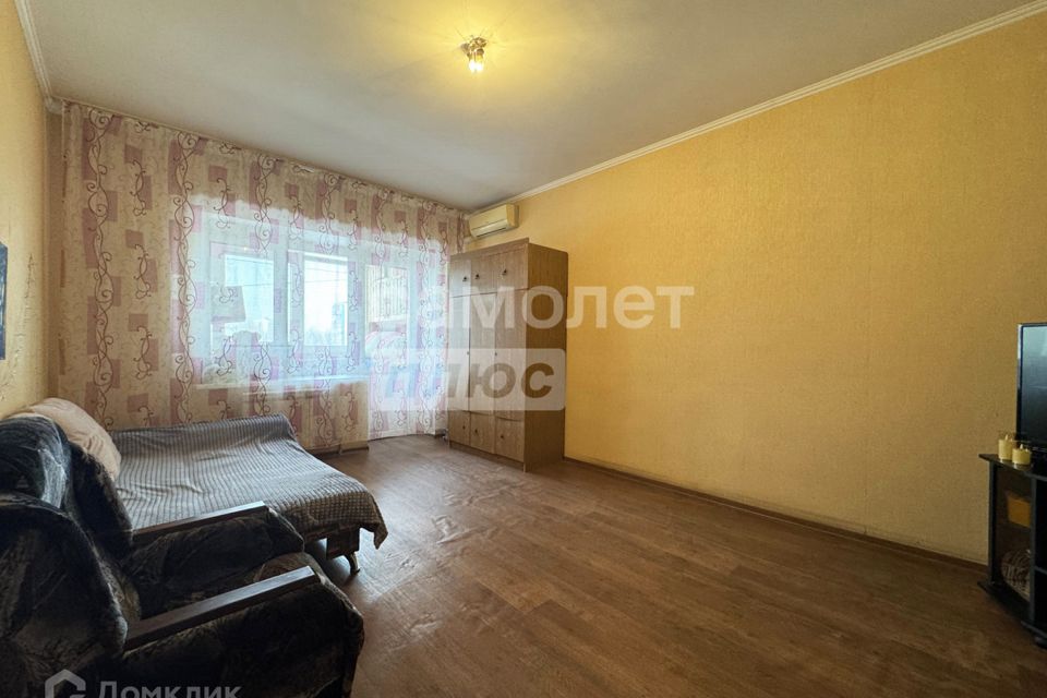 Продаётся 1-комнатная квартира, 55.6 м²