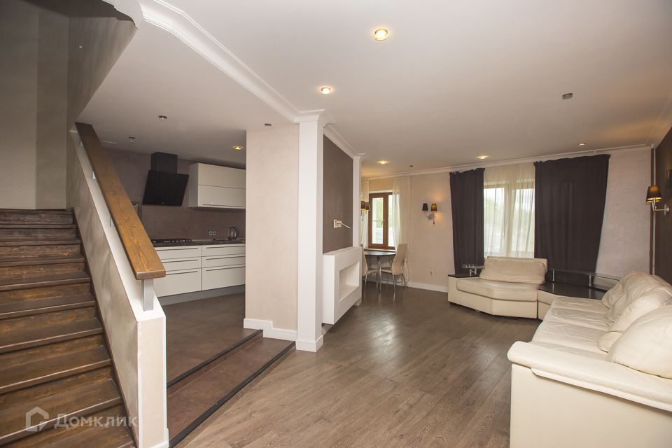 Сдаётся 4-комнатная квартира, 109 м²