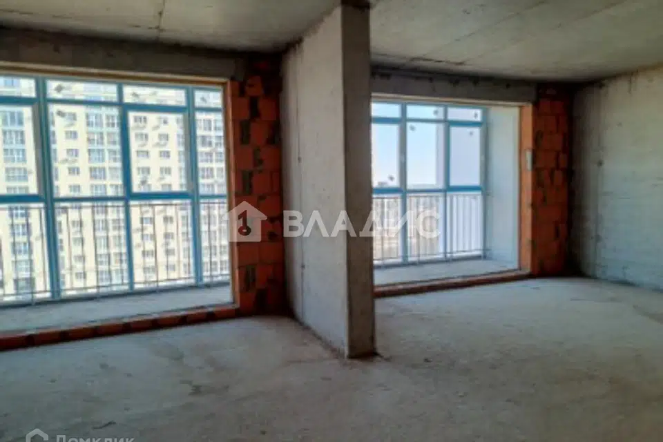 Продаётся 3-комнатная квартира, 105 м²