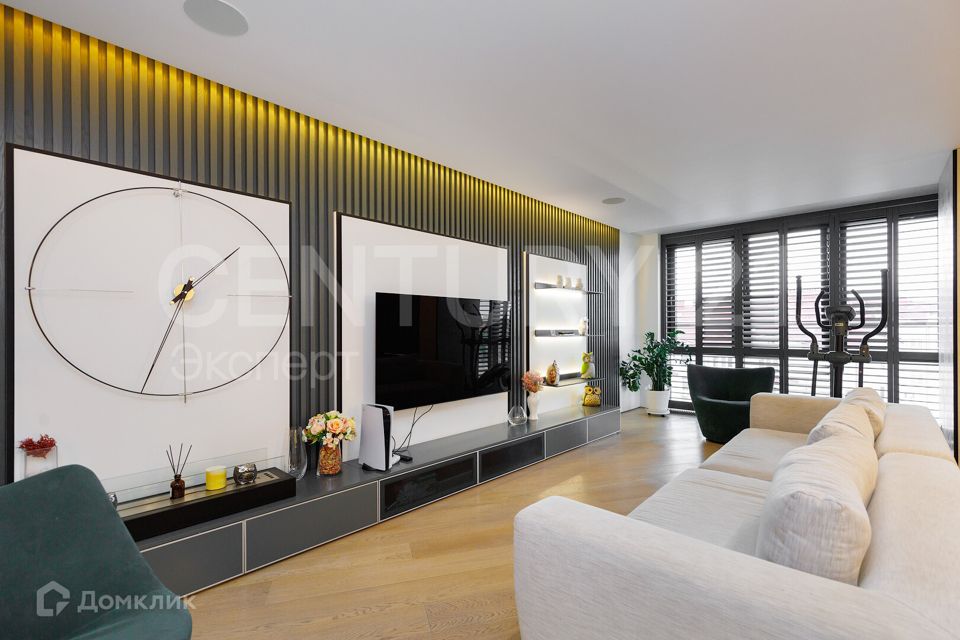 Продаётся 3-комнатная квартира, 151.1 м²
