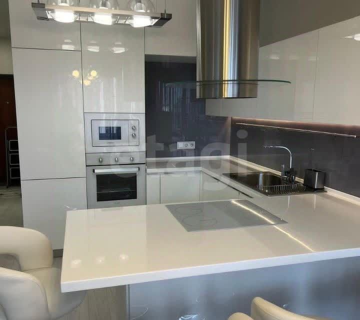 Сдаётся 1-комнатная квартира, 42 м²
