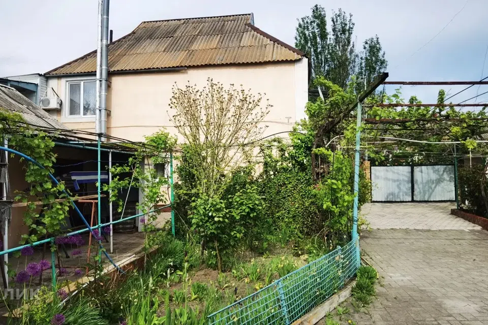 Продаётся 2-этажный дом, 180 м²
