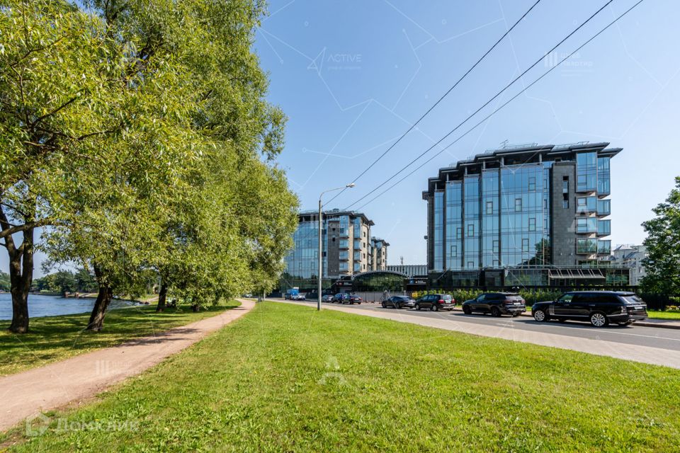 Сдаётся 3-комнатная квартира, 138 м²