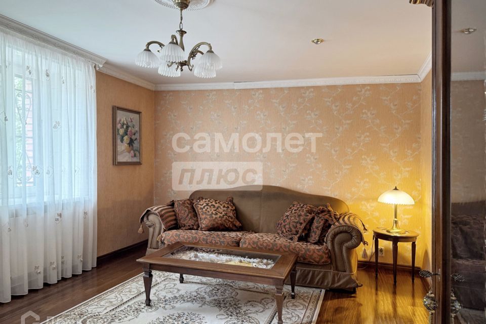 Продаётся 4-комнатная квартира, 129.2 м²