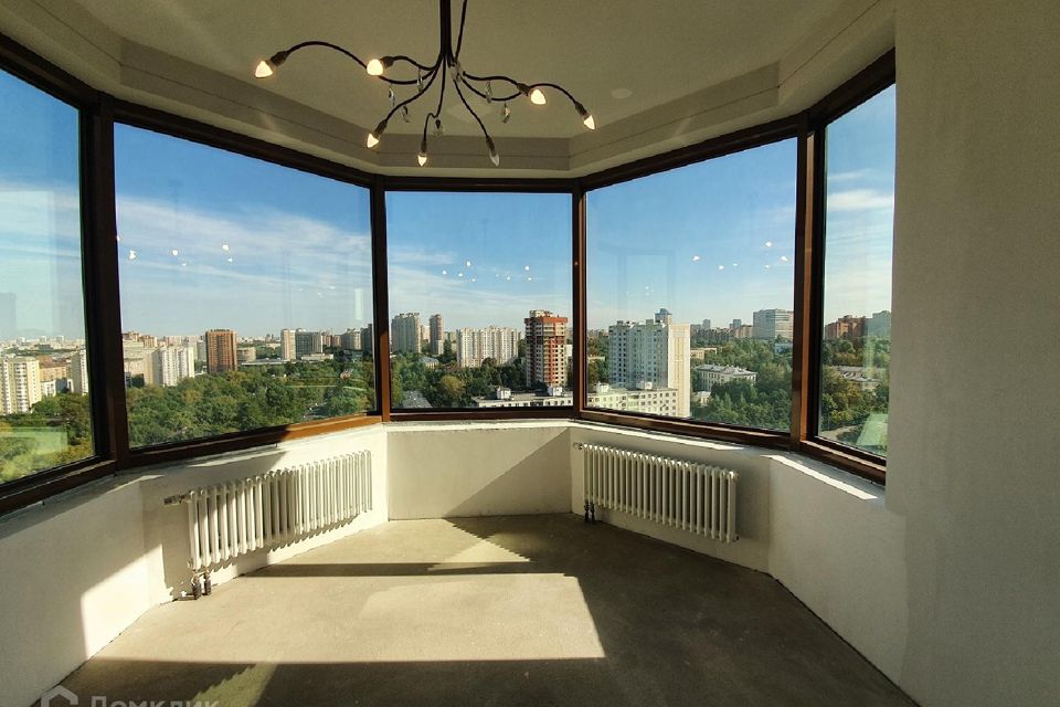 Продаётся 4-комнатная квартира, 154 м²