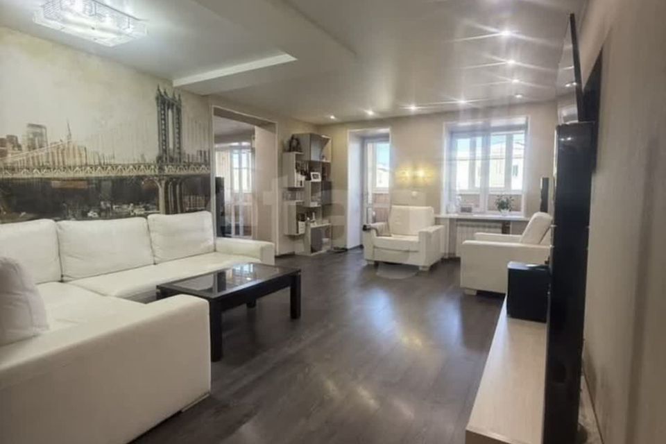 Продаётся 4-комнатная квартира, 132.3 м²