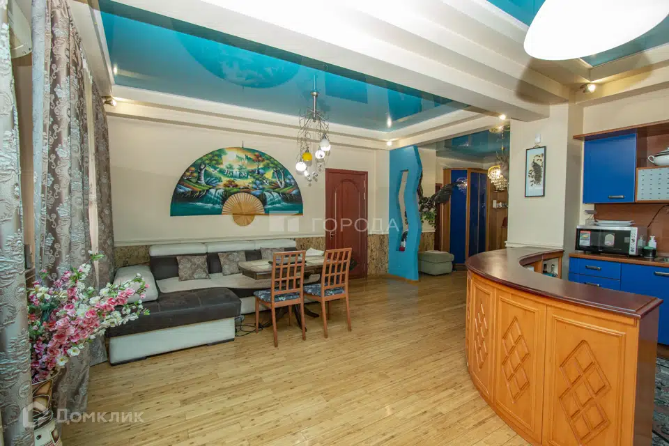 Продаётся 3-комнатная квартира, 106 м²