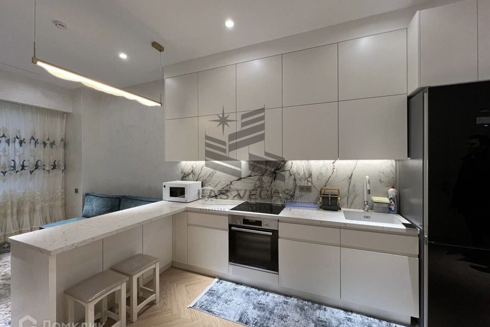 Сдаётся 1-комнатная квартира, 70 м²