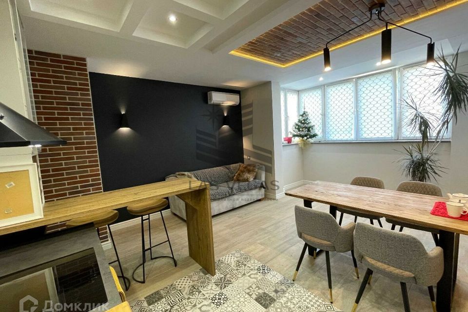 Сдаётся 2-комнатная квартира, 73 м²