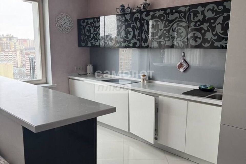 Продаётся 2-комнатная квартира, 65 м²