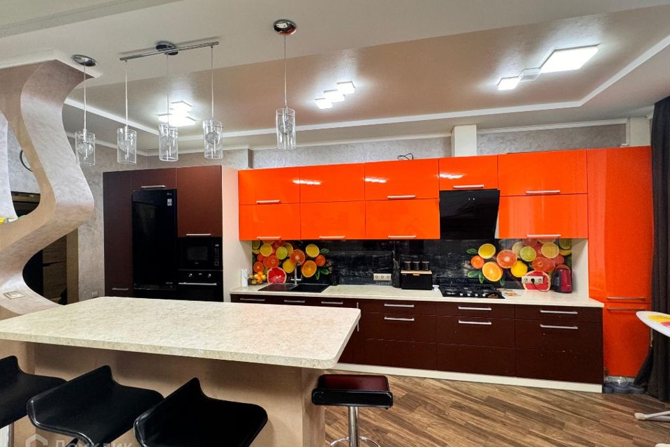 Продаётся 3-комнатная квартира, 100 м²