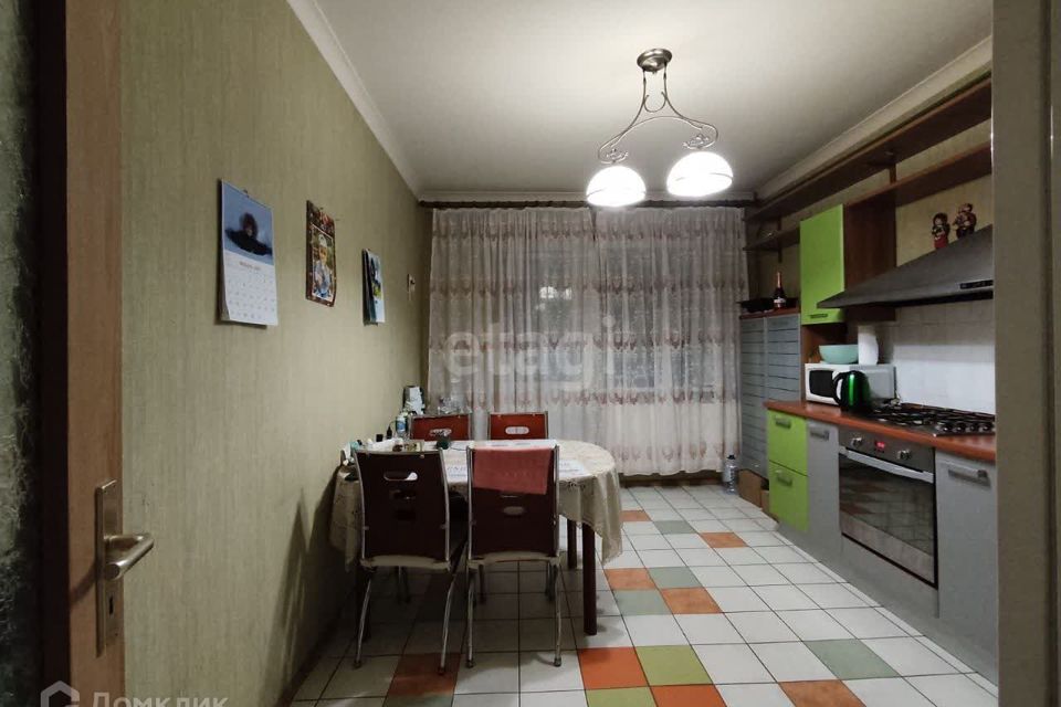 Продаётся 2-комнатная квартира, 76.3 м²