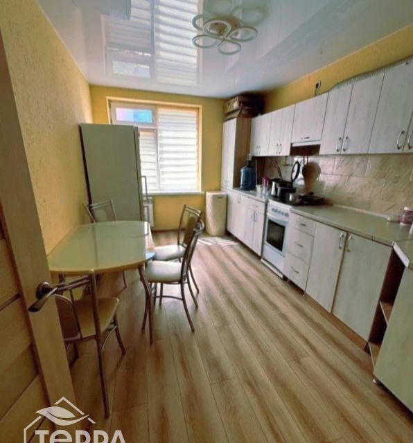 Продаётся 2-комнатная квартира, 65 м²