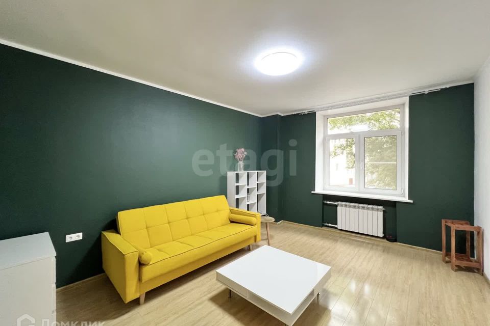 Сдаётся 2-комнатная квартира, 65 м²