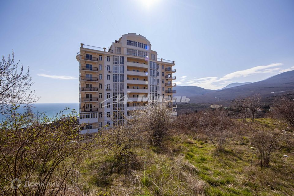 Продаётся 3-комнатная квартира, 131.1 м²