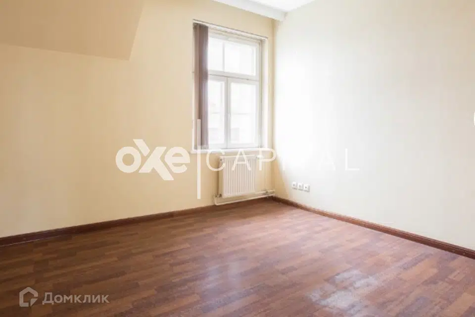 Продаётся 4-комнатная квартира, 130 м²