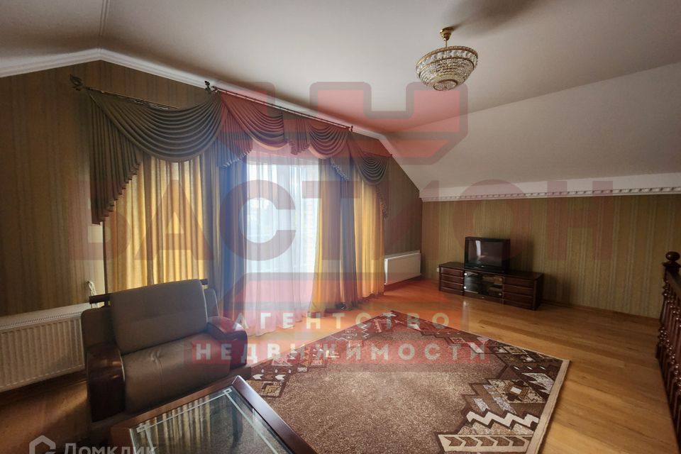 Продаётся таунхаус, 2-эт., 271 м²