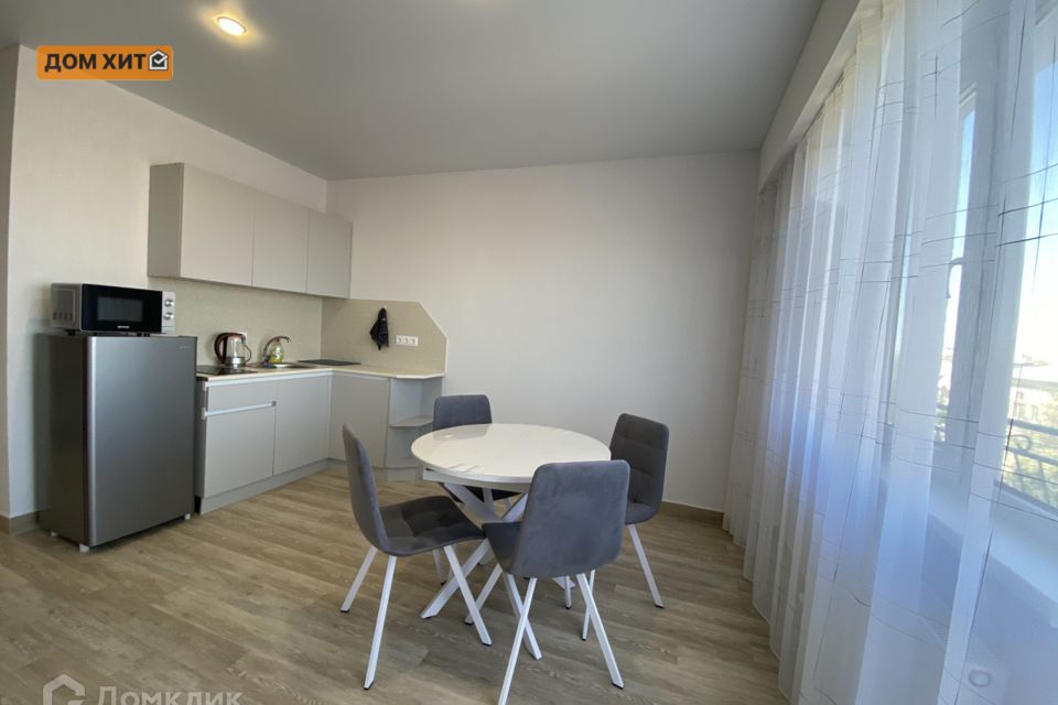 Продаётся 2-комнатная квартира, 82.6 м²