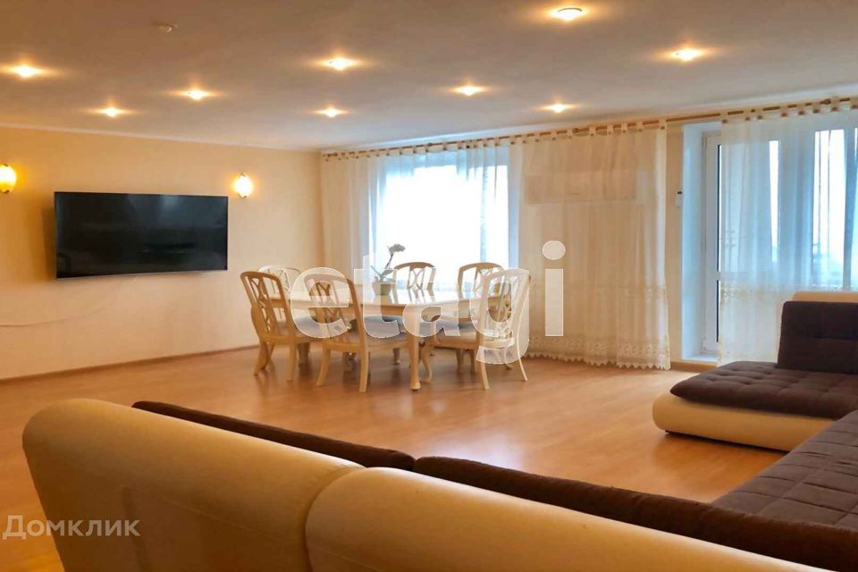 Продаётся 4-комнатная квартира, 115 м²