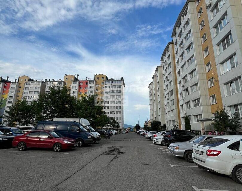 Продаётся 3-комнатная квартира, 92 м²