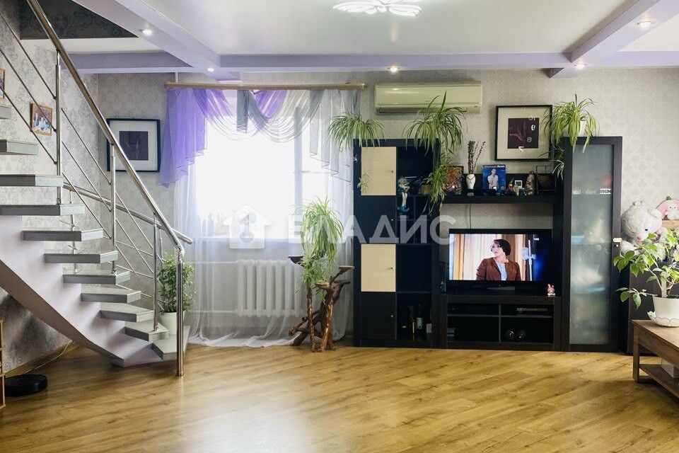 Продаётся 3-комнатная квартира, 100 м²