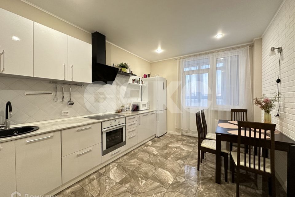 Продаётся 1-комнатная квартира, 45.5 м²