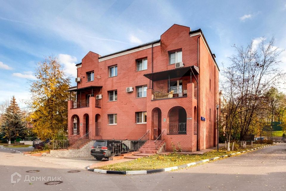 Сдаётся 6-комнатная квартира, 332 м²