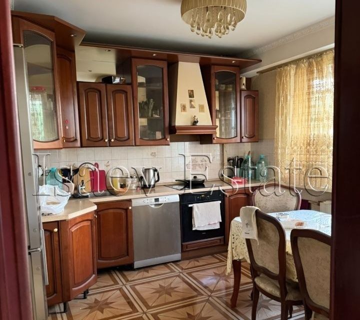 Продаётся 3-комнатная квартира, 77 м²